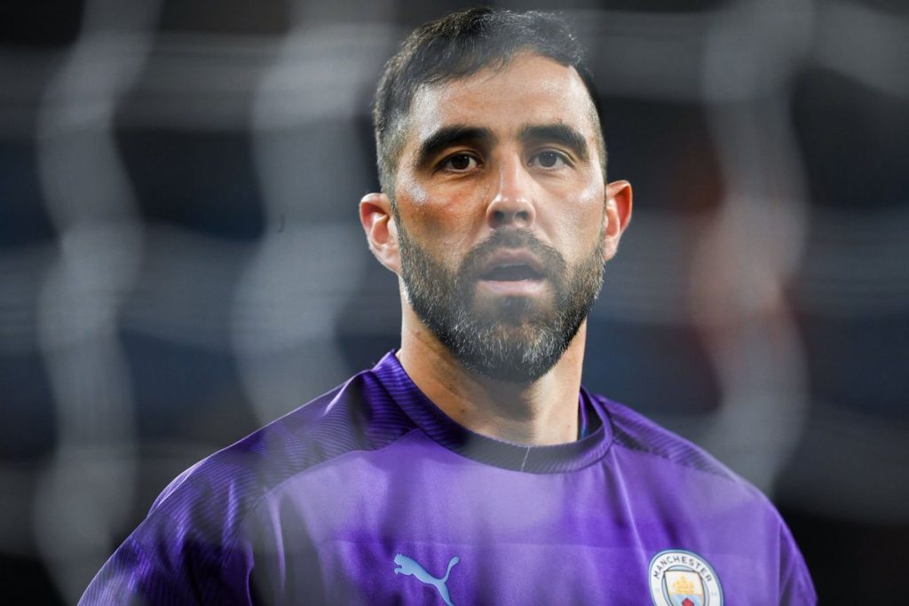 Claudio Bravo reach agreement in principal with Besiktas